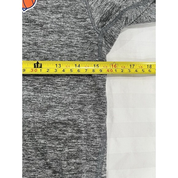 New York Knicks Nike Dri-Fit 1/4 Zip Pullover Size Medium 10/12 Gray Logo NBA - Picture 9 of 10